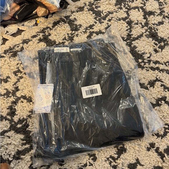 Split-hem vegan leather 90s straight pant-Abercrombie-size 32 - Picture 2 of 4